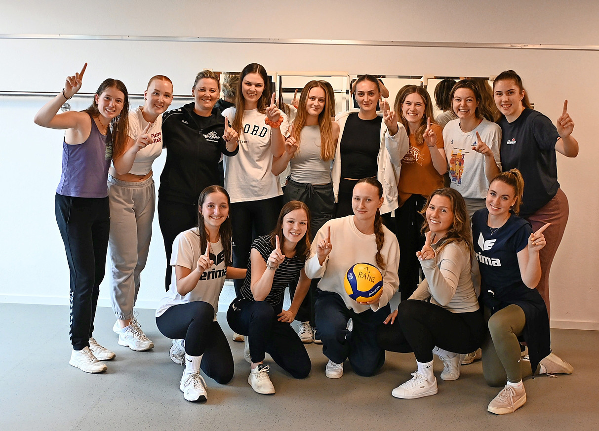 Die Damen vom Volley Möhlin fahren mit dem Turniersieg nach Hause.