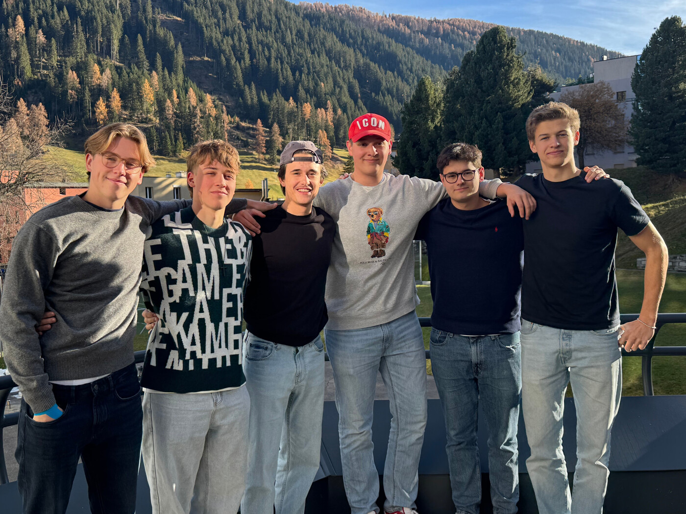 Das Team von Teatime (v.l.): Max Müssig (CEO), Mattia Schiesser (CFO), Laurin Gredig (CMO), Robin Thiem (CAO), Gioele Croce (CPO), Jon Schwarz (CIO) 